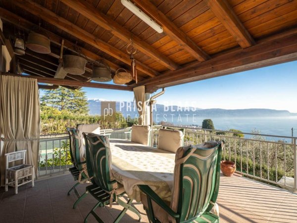 casa indipendente in vendita a Toscolano-Maderno in zona Maclino