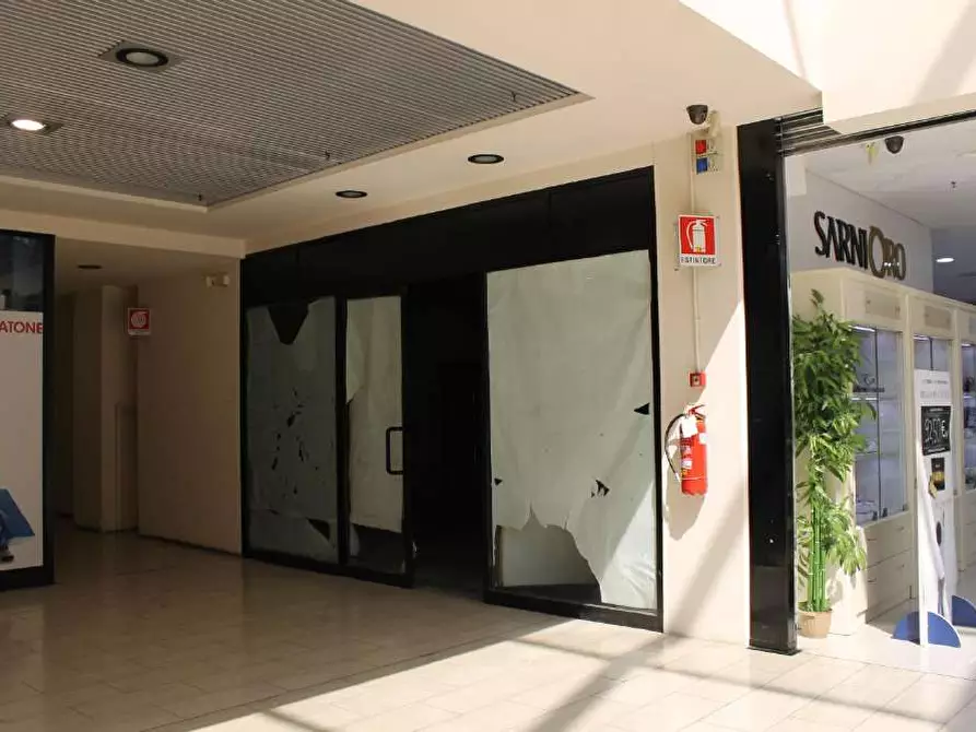 negozio in vendita a Toscolano-Maderno in zona Maderno