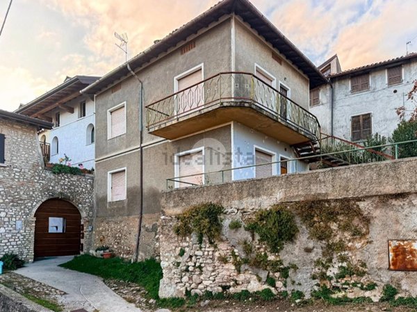 appartamento in vendita a Toscolano-Maderno in zona Gaino