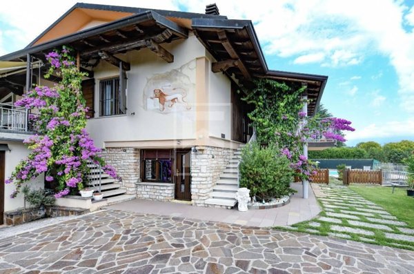 casa indipendente in vendita a Toscolano-Maderno in zona Maderno