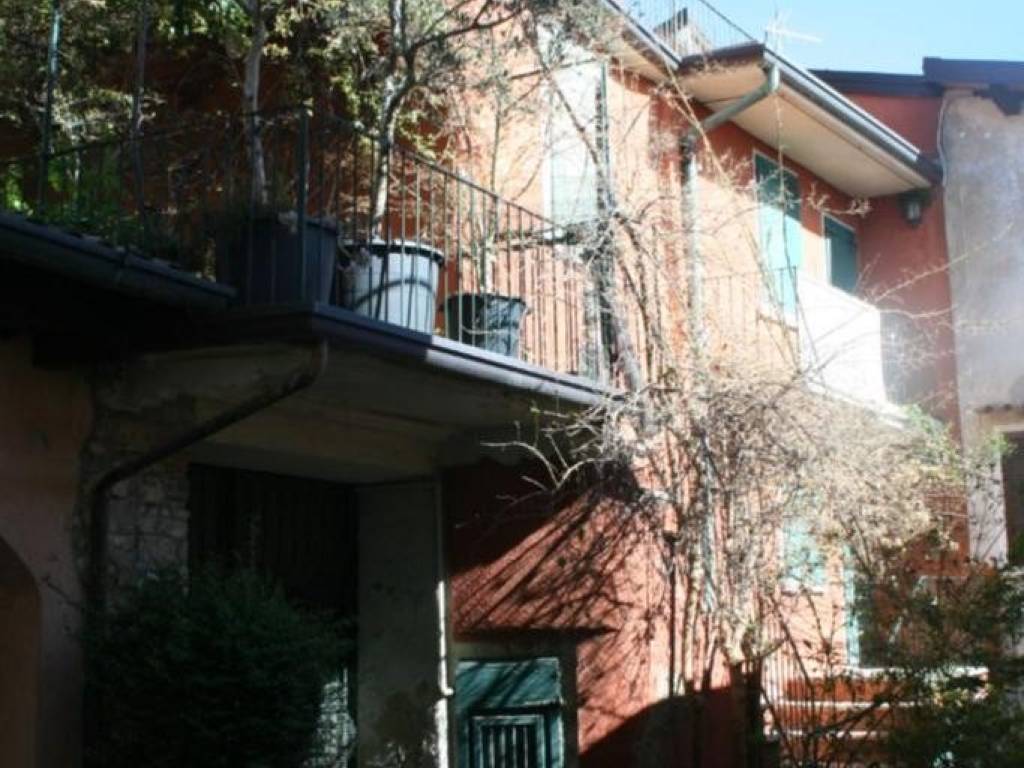 casa indipendente in vendita a Toscolano-Maderno in zona Gaino