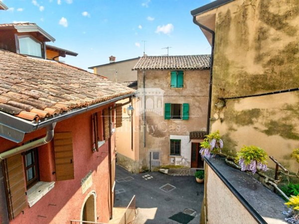 casa indipendente in vendita a Toscolano-Maderno