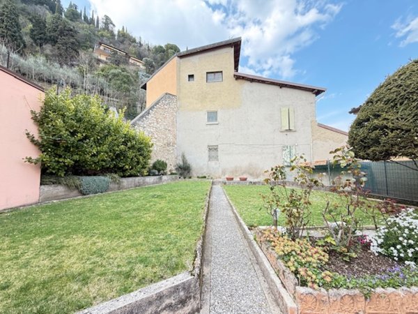 intera palazzina in vendita a Toscolano-Maderno