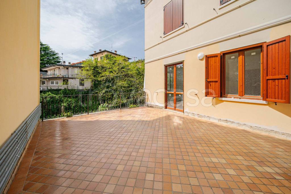 appartamento in vendita a Toscolano-Maderno in zona Toscolano