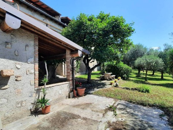 casa indipendente in vendita a Toscolano-Maderno