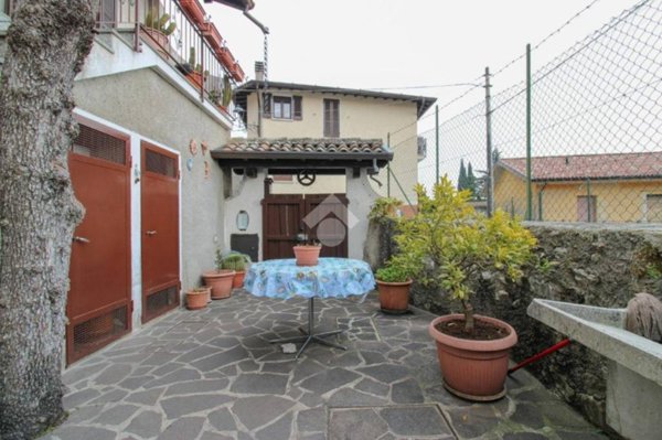 casa indipendente in vendita a Toscolano-Maderno in zona Sanico