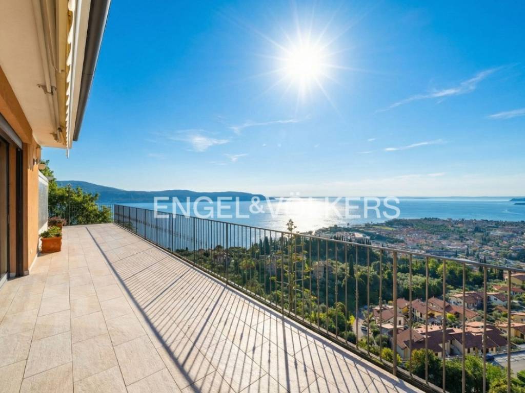 casa indipendente in vendita a Toscolano-Maderno