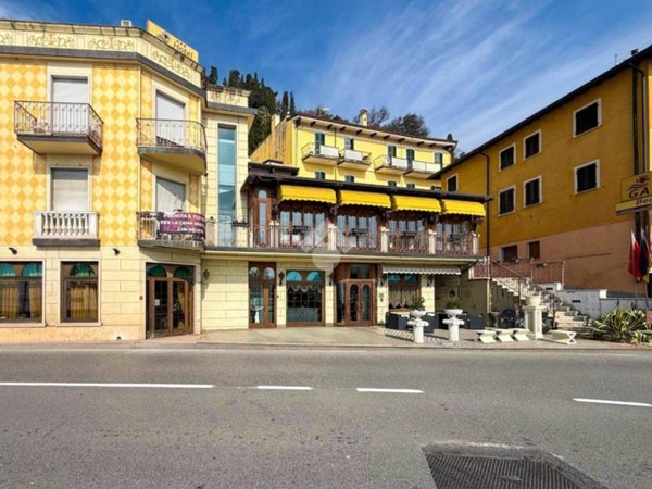 intera palazzina in vendita a Toscolano-Maderno