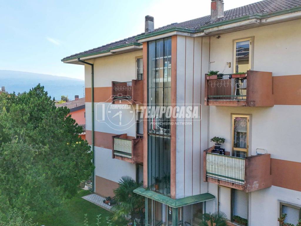 intera palazzina in vendita a Toscolano-Maderno