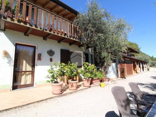 casa indipendente in vendita a Toscolano-Maderno