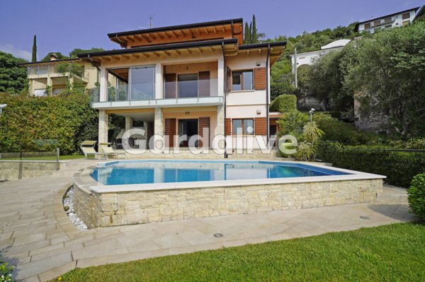 casa indipendente in vendita a Toscolano-Maderno in zona Gaino