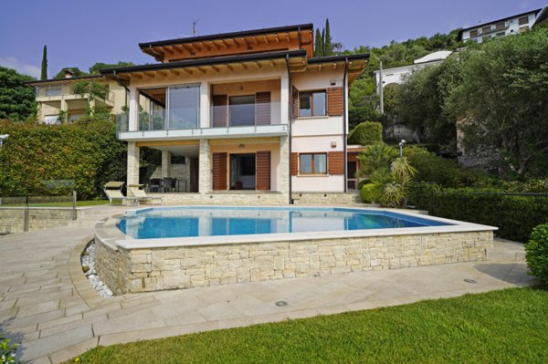 casa indipendente in vendita a Toscolano-Maderno