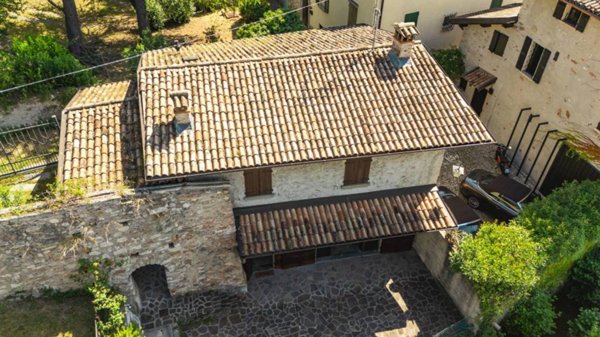 casa indipendente in vendita a Toscolano-Maderno in zona Roina