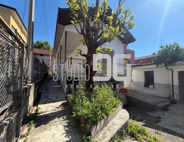 casa indipendente in vendita a Toscolano-Maderno in zona Maderno