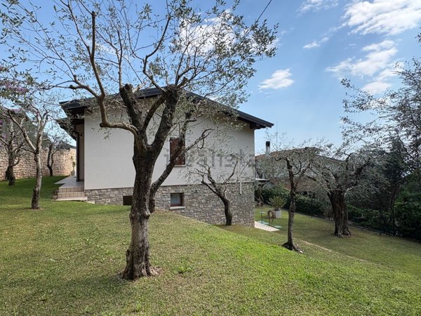 casa indipendente in vendita a Toscolano-Maderno in zona Pulciano