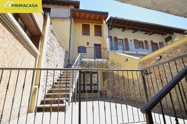 appartamento in vendita a Toscolano-Maderno in zona Maclino