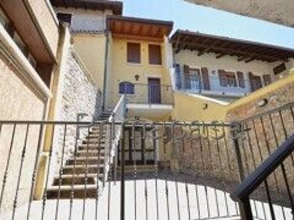 appartamento in vendita a Toscolano-Maderno in zona Maclino