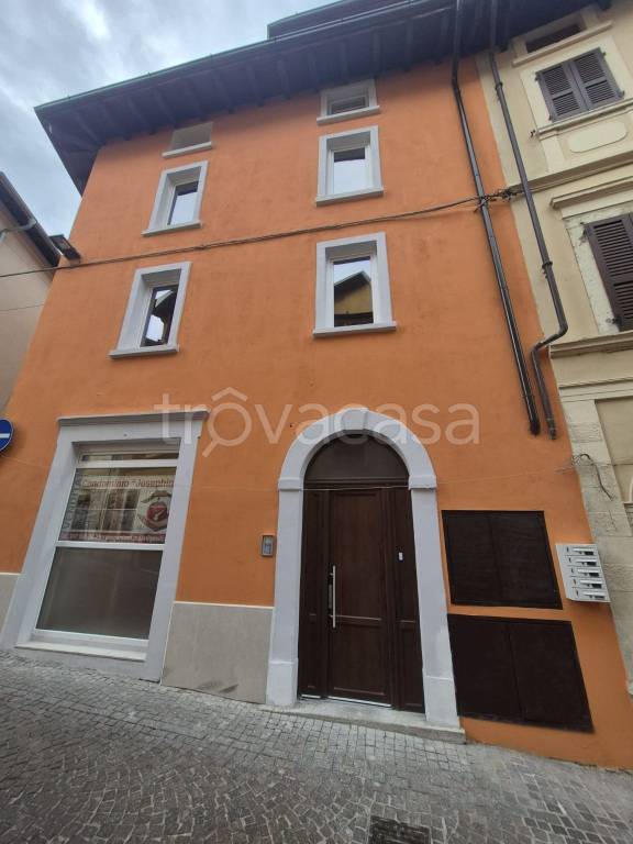 appartamento in vendita a Toscolano-Maderno in zona Toscolano