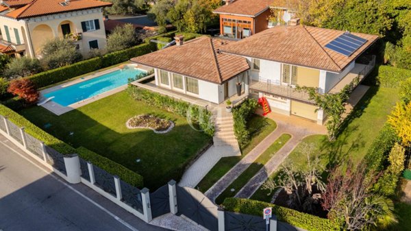 casa indipendente in vendita a Toscolano-Maderno in zona Maderno