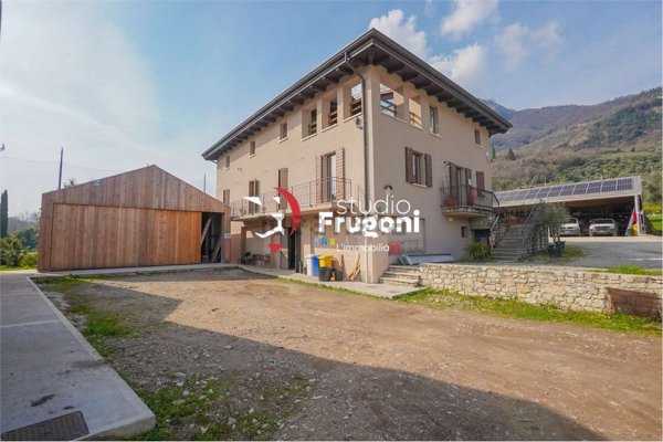 casale in vendita a Toscolano-Maderno in zona Roina