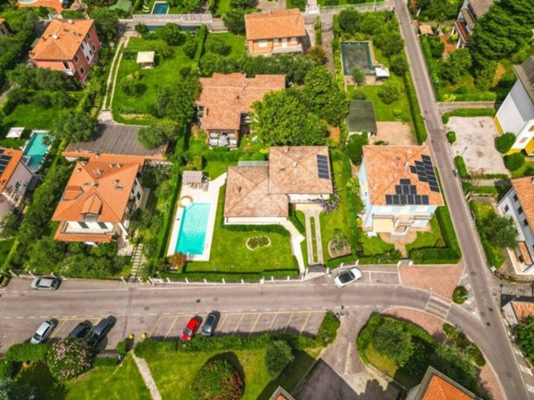 casa indipendente in vendita a Toscolano-Maderno in zona Maderno