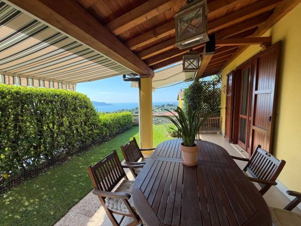 casa indipendente in vendita a Toscolano-Maderno in zona Gaino