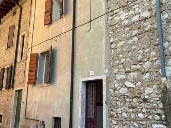 casa indipendente in vendita a Toscolano-Maderno in zona Gaino