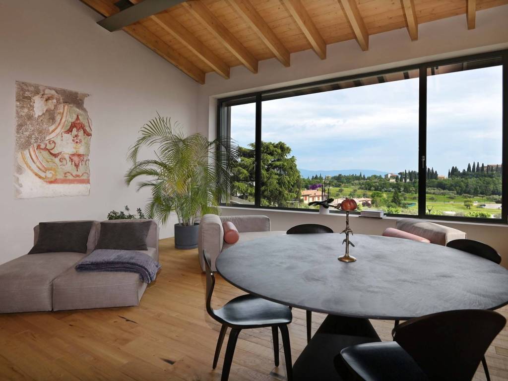casa indipendente in vendita a Toscolano-Maderno