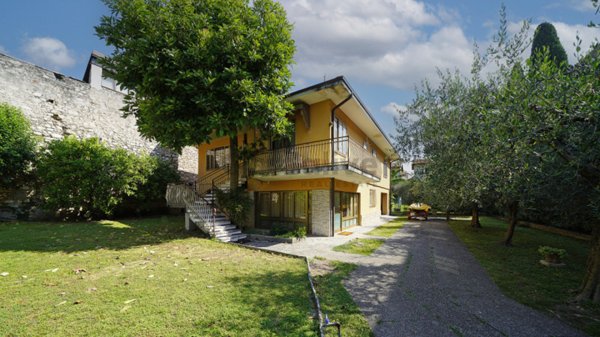 casa indipendente in vendita a Toscolano-Maderno in zona Maderno