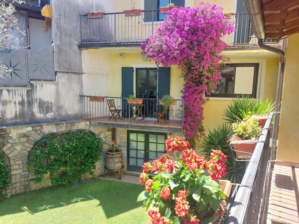 casa indipendente in vendita a Toscolano-Maderno