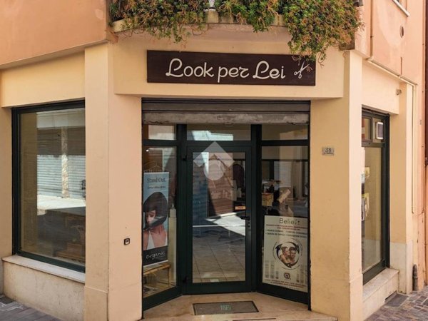 negozio in vendita a Toscolano-Maderno