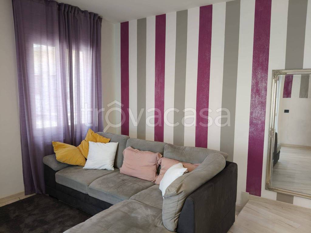 casa indipendente in vendita a Toscolano-Maderno in zona Toscolano
