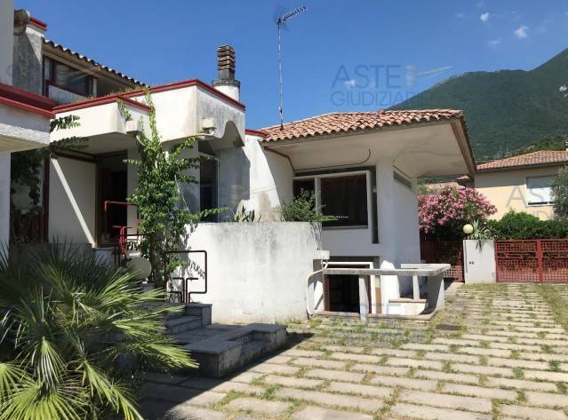 casa indipendente in vendita a Toscolano-Maderno