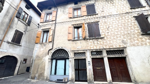 appartamento in vendita a Toscolano-Maderno in zona Pulciano