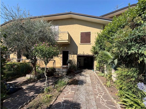 casa indipendente in vendita a Toscolano-Maderno in zona Gaino