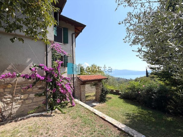 casa indipendente in vendita a Toscolano-Maderno in zona Sanico