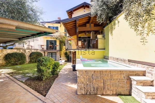 casa indipendente in vendita a Toscolano-Maderno in zona Pulciano