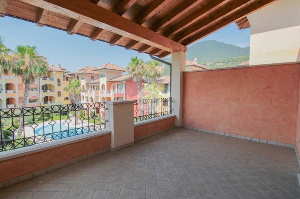 appartamento in vendita a Toscolano-Maderno in zona Toscolano