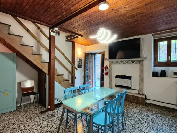 casa indipendente in vendita a Toscolano-Maderno in zona Toscolano