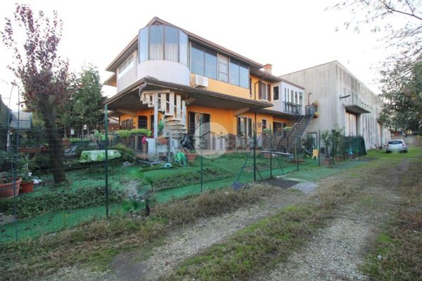 capannone in vendita a Travagliato