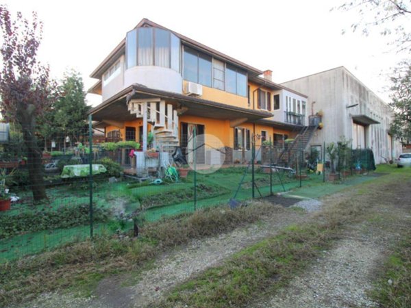 capannone in vendita a Travagliato
