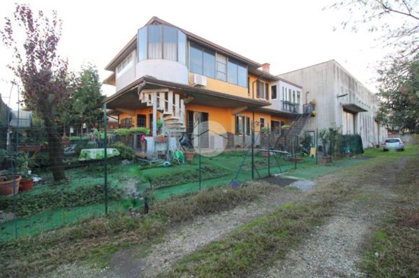 capannone in vendita a Travagliato
