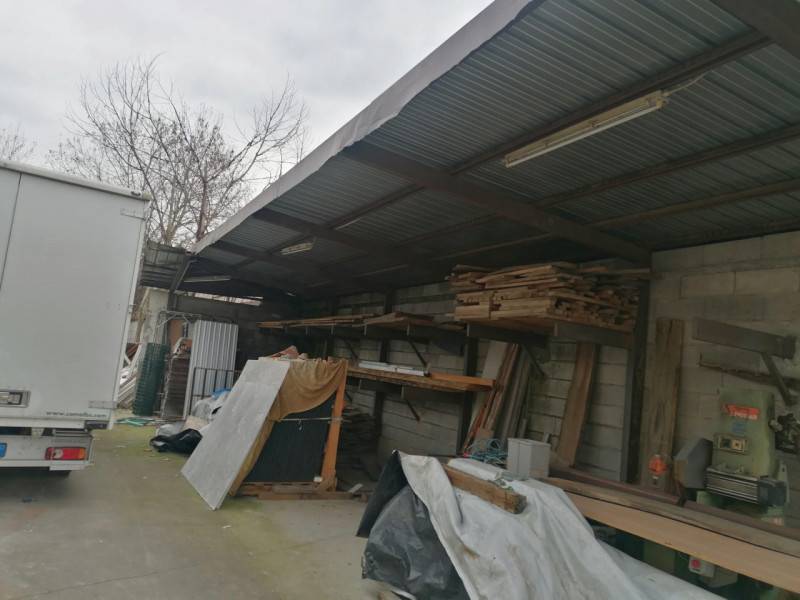 locale di sgombero in vendita a Travagliato