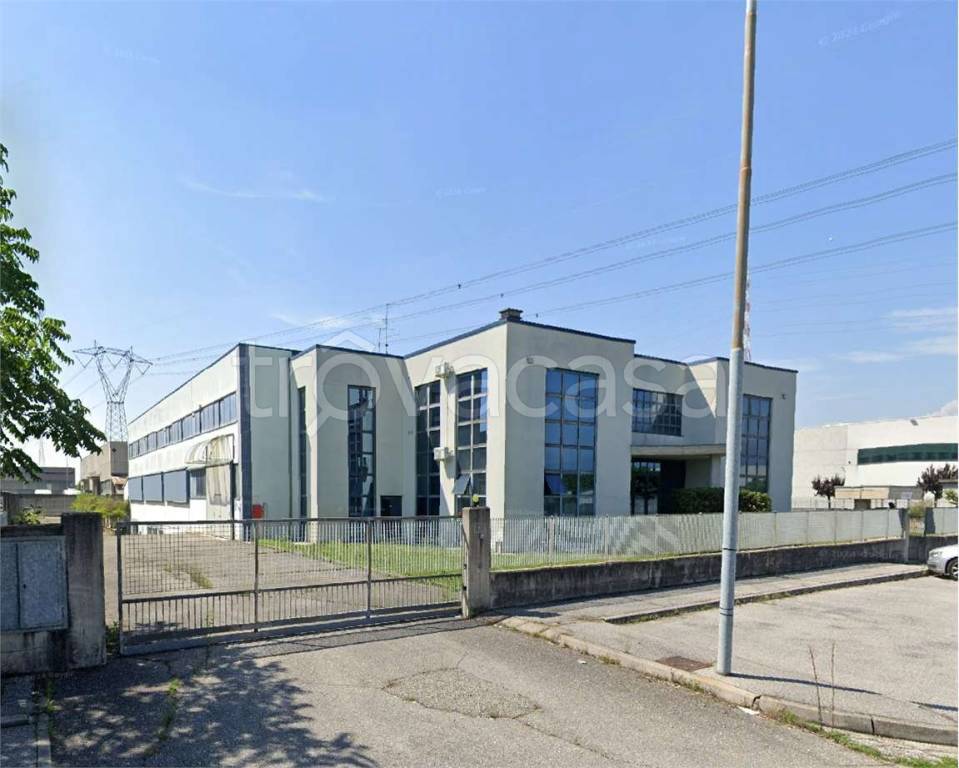 locale commerciale in vendita a Travagliato