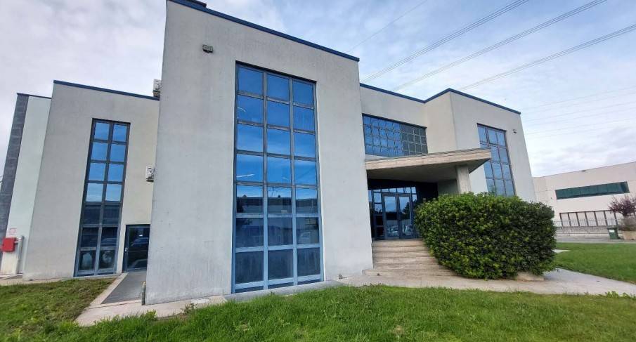 capannone in vendita a Travagliato