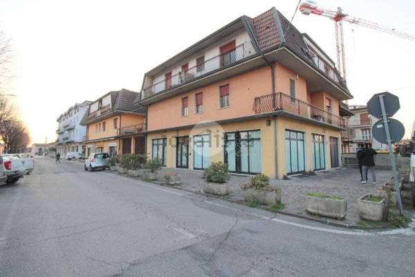 negozio in vendita a Travagliato