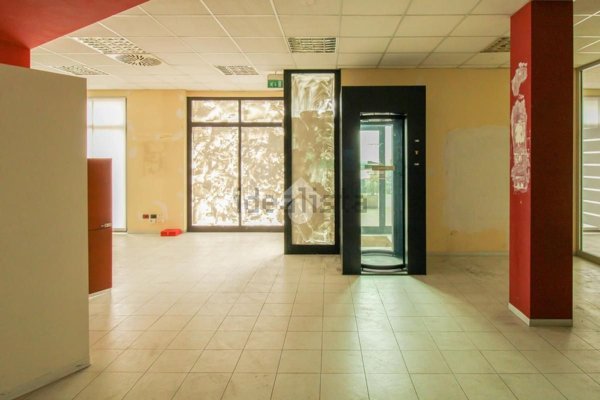 negozio in vendita a Travagliato