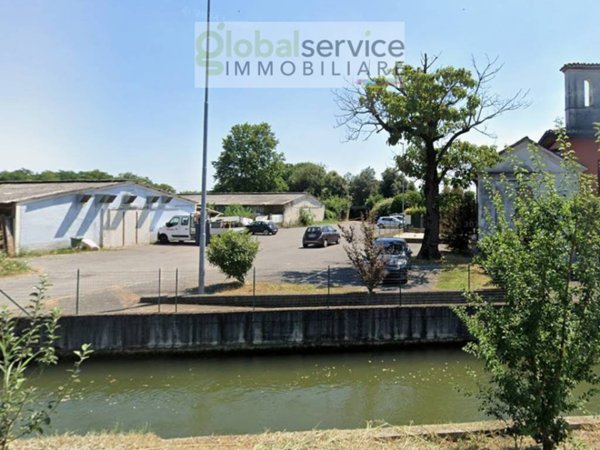 locale commerciale in vendita a Travagliato