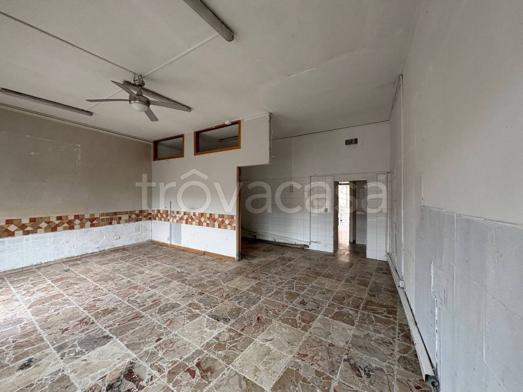 negozio in vendita a Travagliato