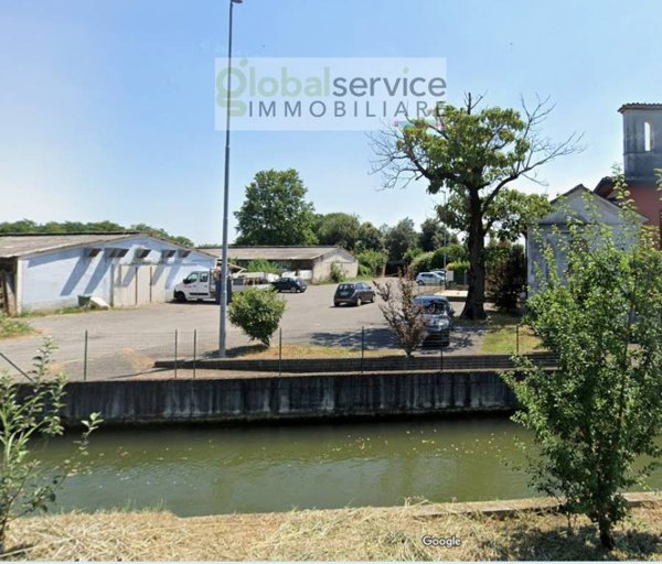 locale commerciale in vendita a Travagliato